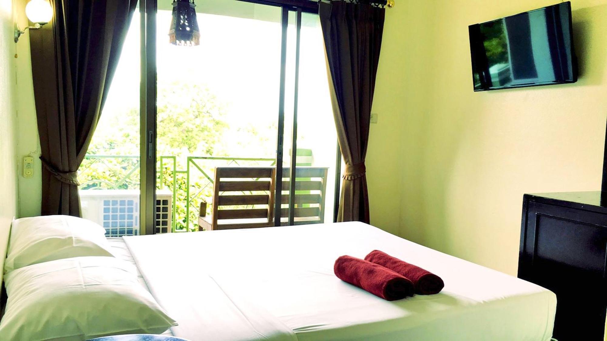 Four Sons Village Bangkok Extérieur photo