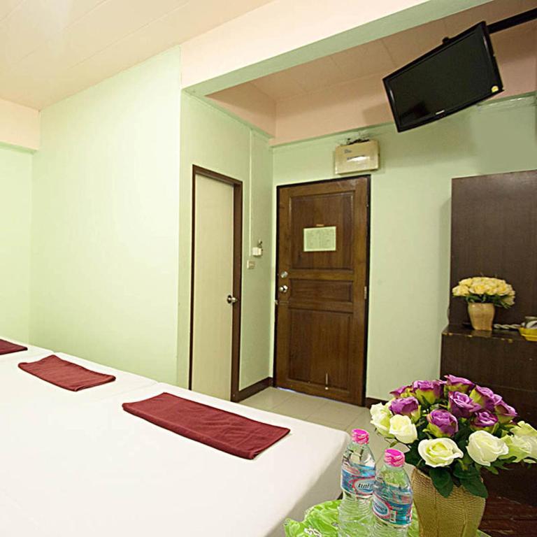 Four Sons Village Bangkok Extérieur photo