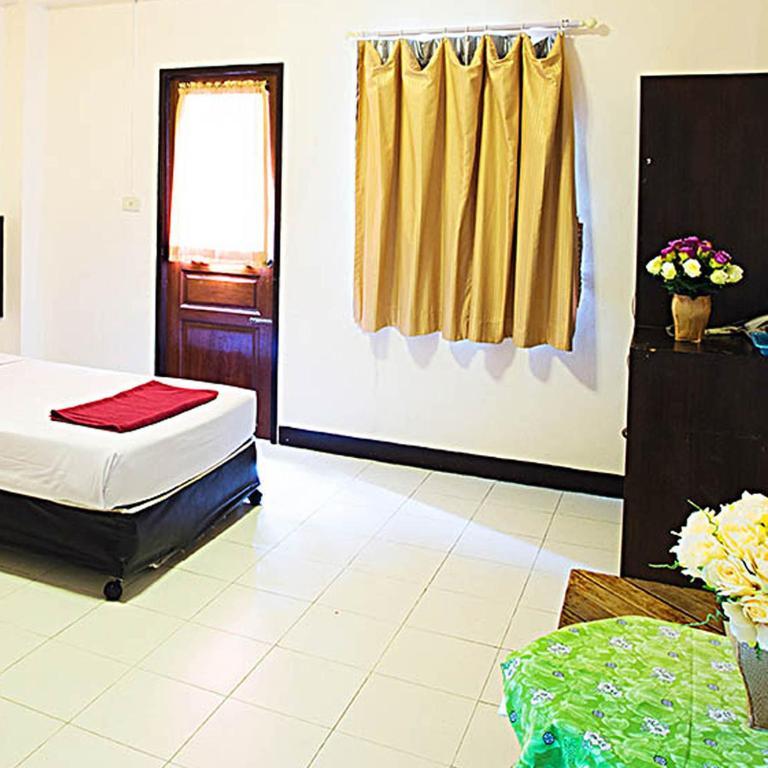 Four Sons Village Bangkok Extérieur photo