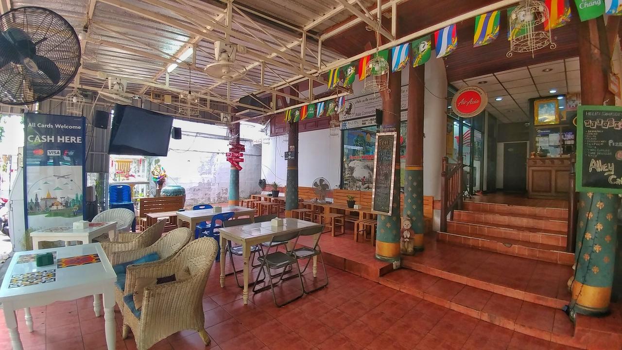 Four Sons Village Bangkok Extérieur photo